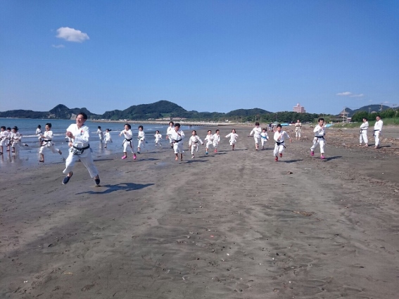 gassyuku_3.jpg(61183 byte)