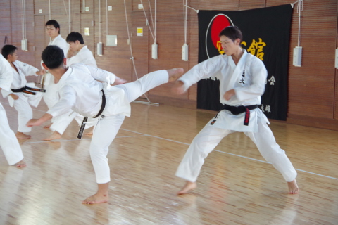 gassyuku_4.jpg(46413 byte)